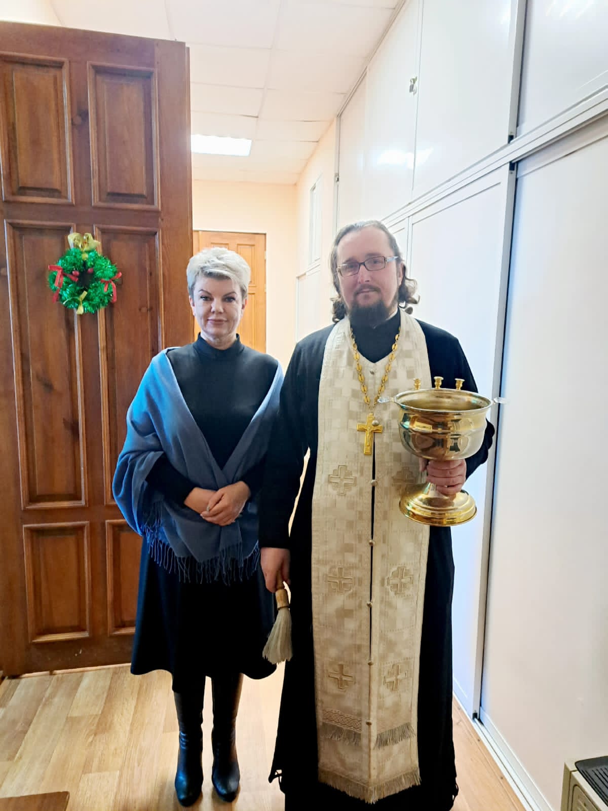 Благочинный поздравил сотрудников районной и городской администраций с праздником Богоявления